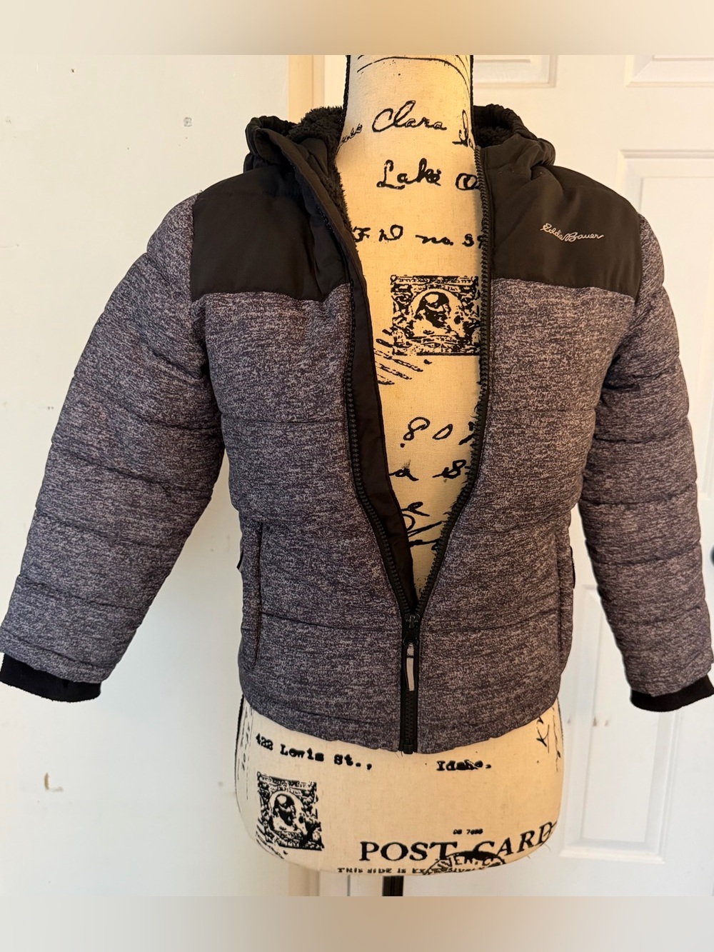 Eddie Bauer Winter Hooded Boys Puffer Coat/Jacket size 6